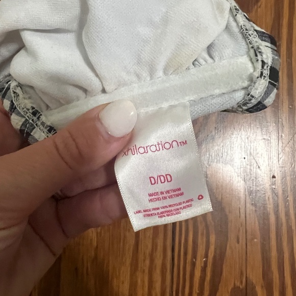 Swimsuit - Picture 7 of 7